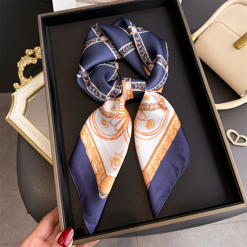 ผ้าพันคอไหมพิมพ์ลายโซ่สีน้ำเงิ - Silk Scarf Square บทวิจารณ์และราคา