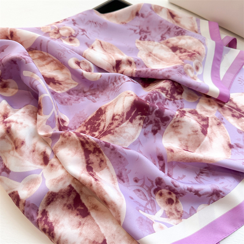 ผ้าพันคอสี่เหลี่ยมจัตุรัสเรโทร - Silk Scarf Square บทวิจารณ์และราคา